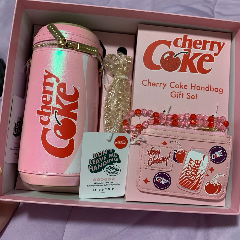 NWTIB Skinnydip Cherry Coke Purse Viral Tiktok Handbag Gift Set with Zip Wallet
